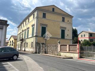 Garage in affitto a isola del liri via roma, 5