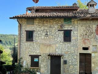 Casa indipendente in in vendita da privato a san polo d'enza via grassano basso, 20