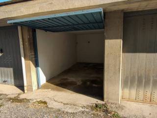 Garage in vendita a giussano via pietro mascagni, 35