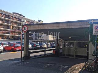 Garage in vendita ad aosta via chaligne, 2