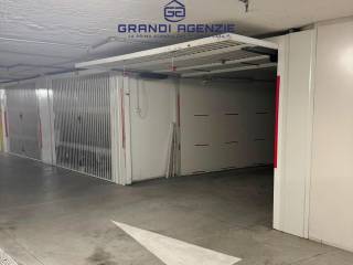 Garage in vendita a parma piazza ghiaia