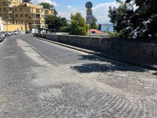 Garage in vendita a napoli via posillipo, 198