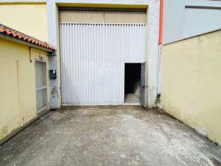 Magazzino in in affitto da privato a terracina via delle industrie