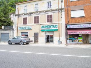 Garage in vendita a castel sant'angelo via nazionale