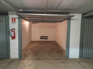 Garage in affitto a parma via pietro rubini, 12