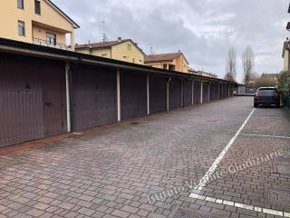 Garage in vendita a torrile via salvator allende, 6