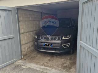 Garage in vendita a palermo via versilia, 4