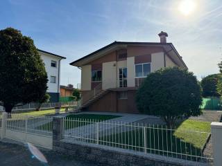 Villa in in vendita da privato a fossalta di portogruaro via vittorio emanuele marzotto, 96