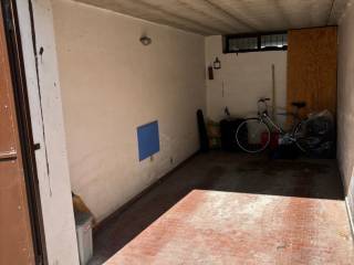 Garage in vendita a borgo san dalmazzo via aldo moro, 0