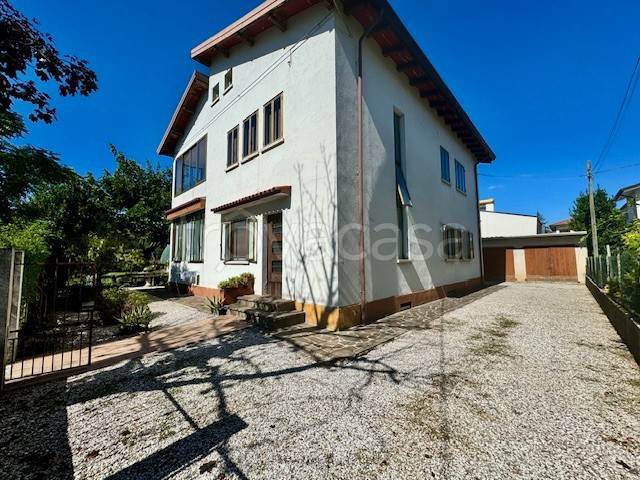 Villa Bifamiliare in vendita a Udine viale Trieste, giardino privato, box, cantina #finsubito richiedi mutuo fino 100%