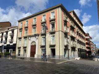 Negozio in affitto ad avellino corso vittorio emanuele, 182