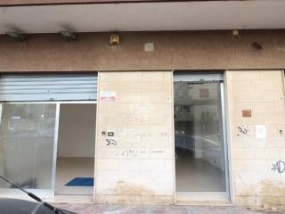 Garage in vendita a brindisi via don tommaso stile, 5