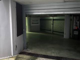 Garage in affitto a portici via giovanni paladino, 20