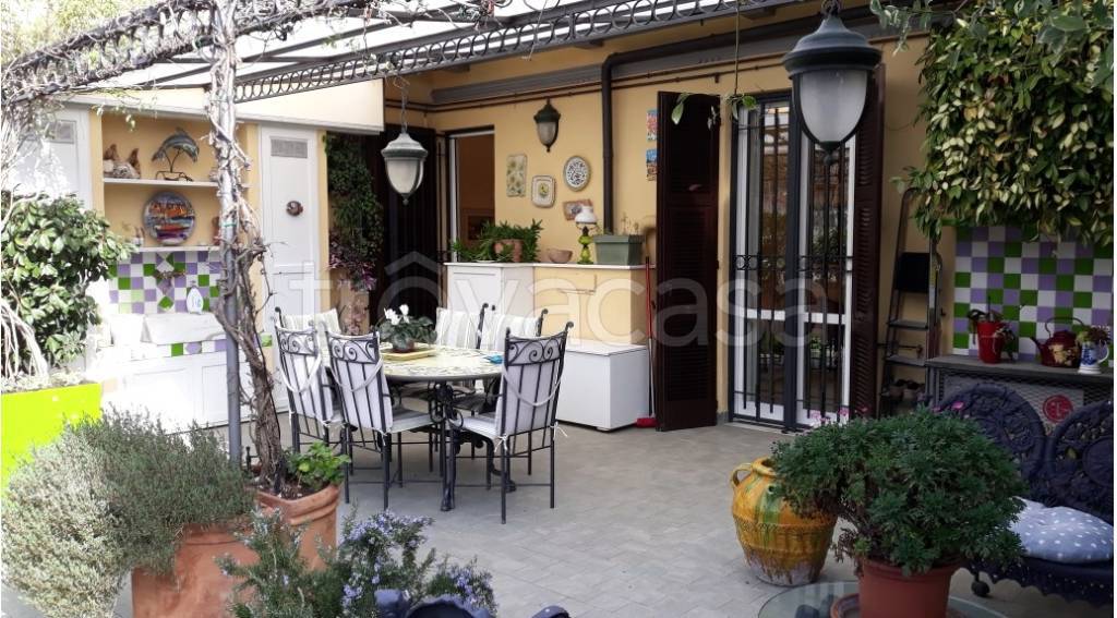 appartamento in vendita ad Ameglia in zona Bocca di Magra