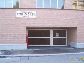 Garage in vendita a parma via emilio casa