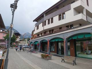 Negozio in vendita a bormio via san vitale