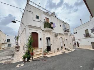 Casa indipendente in vendita a ceglie messapica via murigini, 94