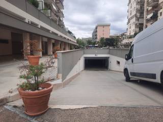 Posto auto in affitto a bari via camillo rosalba