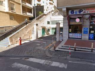 Garage in affitto a genova piazza francesco guicciardini