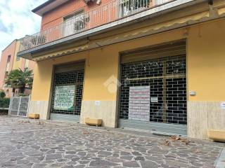 Ufficio in affitto a budrio viale primo maggio, 18