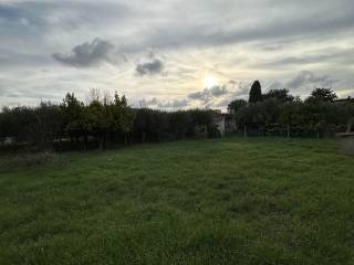 Terreno residenziale in vendita a cisterna di latina via francesco petrarca