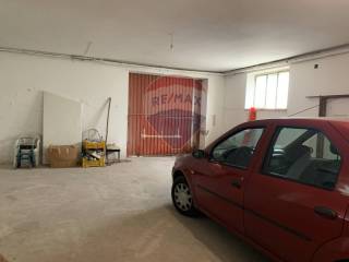 Garage in vendita a tollo via perruna, 75