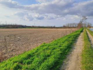 Terreno agricolo in vendita a tromello confine con tromello (pv), snc