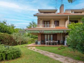 Villa a schiera in vendita a lignano sabbiadoro villaggio tarvisio, 2/d