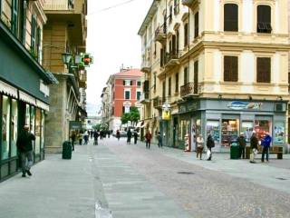 Negozio in affitto a la spezia corso camillo benso di cavour, 67