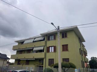 Garage in vendita a busto arsizio via domodossola, 6