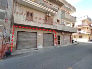 Garage in vendita a palagiano via giacomo matteotti, 13