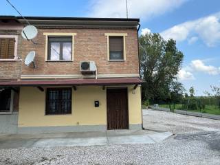 Casa indipendente in vendita ad argenta via adriatica, 32