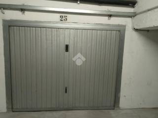 Garage in affitto a banchette via castellamonte