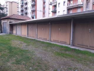 Garage in affitto a somma lombardo via milano, 47