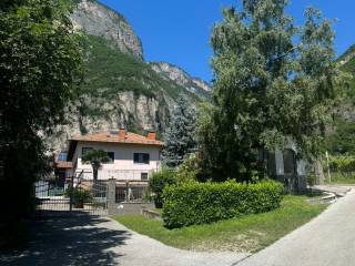 Villa in in vendita da privato a roverè della luna via alessandro manzoni, 14