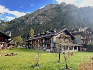 Appartamento in vendita a gressoney-saint-jean rue albert deffeyes, 12