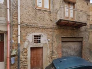 Casa indipendente in in vendita da privato a barrafranca via ciulla, 165