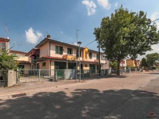 Casa indipendente in vendita a lugo via cardinale francesco bertazzoli