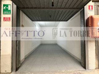 Garage in affitto ad alessandria corso cento cannoni