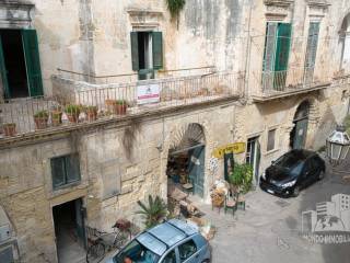 Intero stabile in vendita a lecce via d'amelio