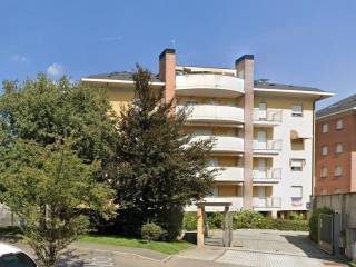 Garage in affitto a busto arsizio via bruno gussoni, 7