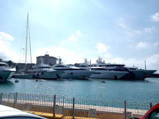 Negozio in vendita a civitavecchia calata principe tommaso, 8