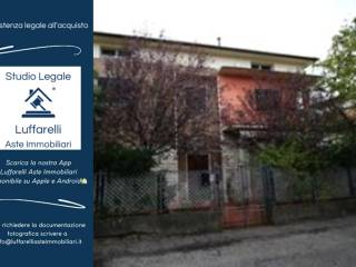 Villa all'asta a cagli via giuseppe mazzini, 5