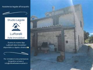 Villa all'asta a cagli strada santa barbara, 15