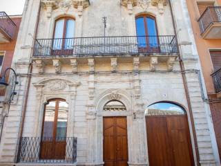 Villa in in vendita da privato a canicattini bagni via giuseppe garibaldi, 73