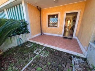 Villa a schiera in in vendita da privato ad anzio viale di valle schioia, 129