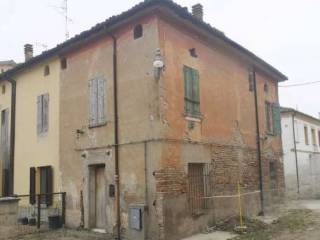 Casa indipendente in vendita ad argenta via zenzalino