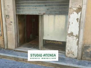 Negozio in vendita ad agrigento via atenea