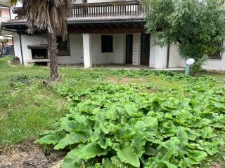 Villa in vendita a bassano del grappa via monte sabotino