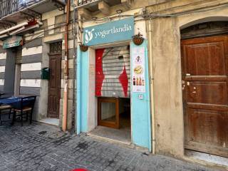 Negozio in vendita a cagliari corso vittorio emanuele ii, 232